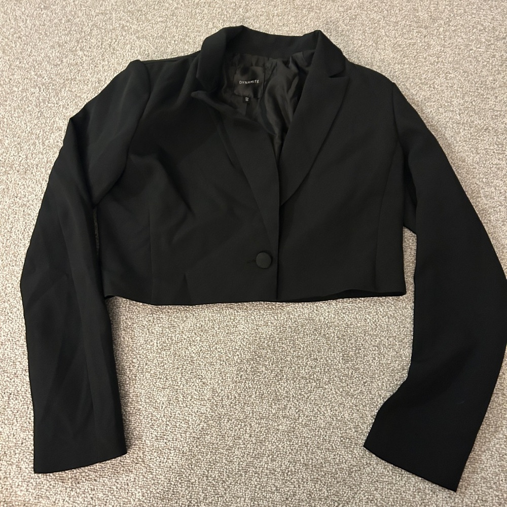 Dynamite Elegant Black Cropped Blazer